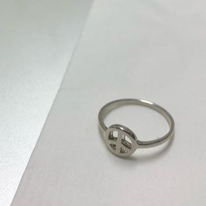 Minimalistic Peace Sign Ring